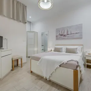4* Guest house Victoria Luxury - Downtown